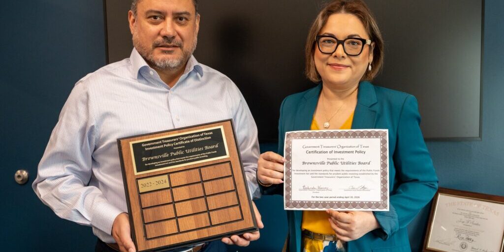 Pictured from left to right: Jorge Santillan, Treasury and Accounting Manager and Mirian Camacho, Treasury Administrator.